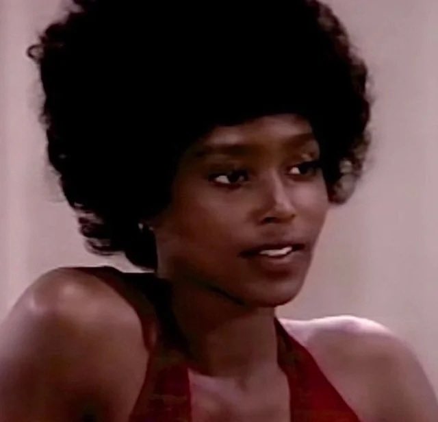 isisZakkie tweet media