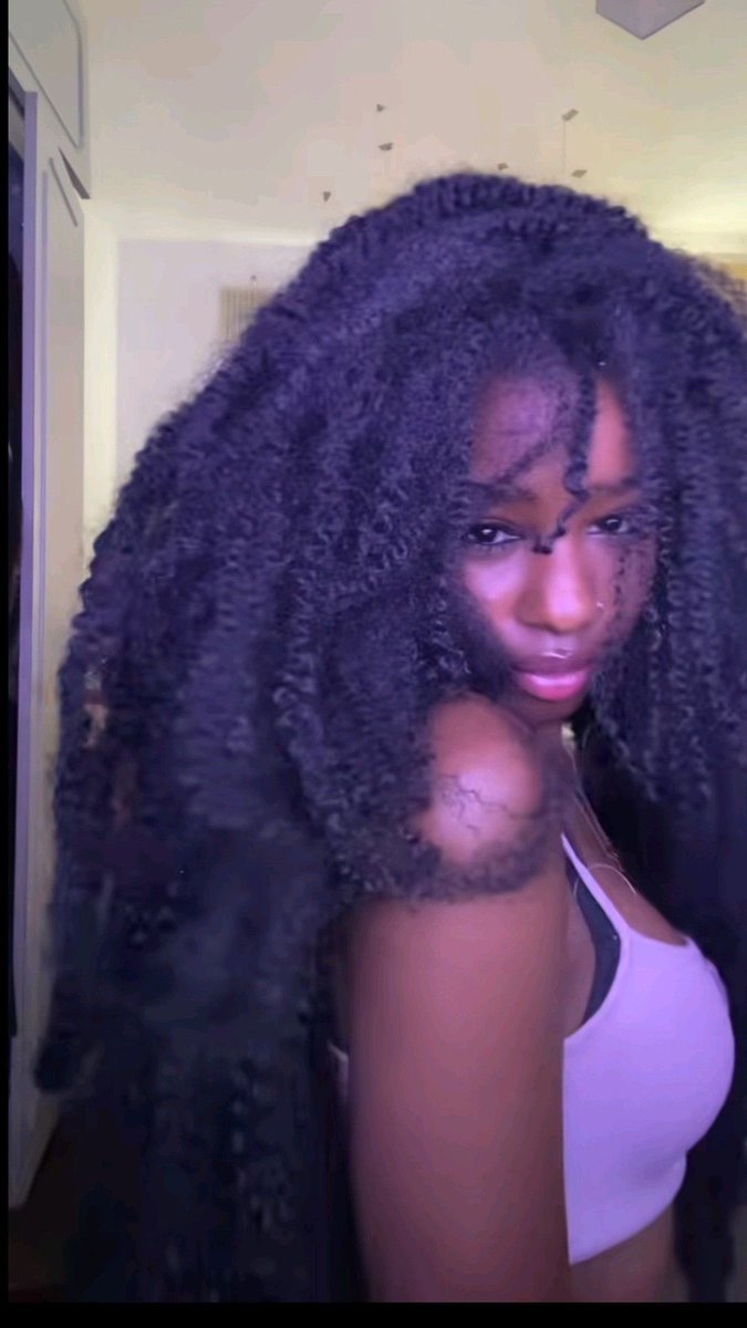 isisZakkie tweet media