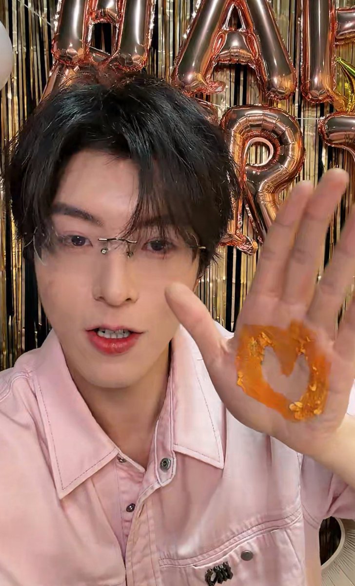 Paprika85 tweet media