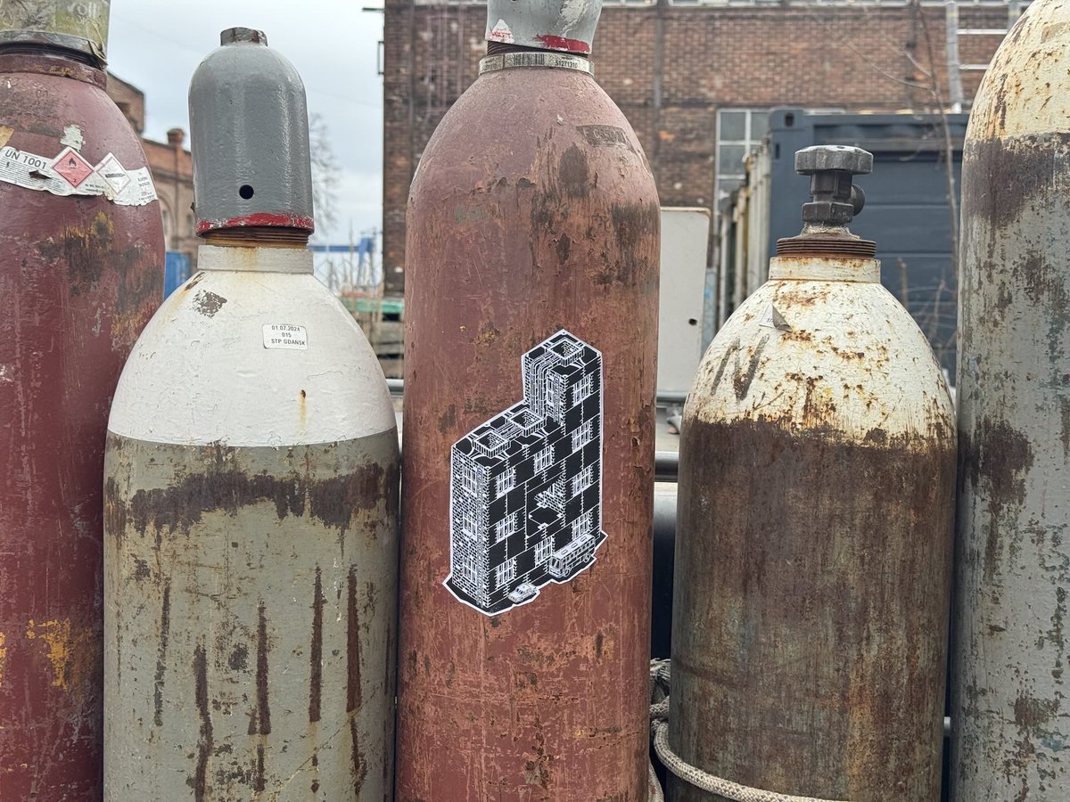 AĄBCĆDEĘFG Dock Files Typo 
#typo #sticker #mariuszwaras #mcity #stoczniacesarska