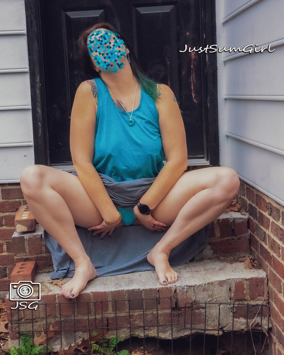 JustSumGirl tweet media