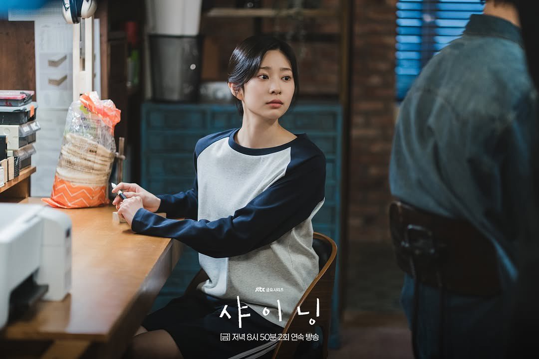 allaboutminju's tweet photo. And that's the end for Still Shining 🥹 Super proud of Minju for her performance with her first lead role 😭 I can't wait to see what projects she'll do in the future🌼

#김민주 #KimMinJu #StillShining https://t.co/7NZBkPhbid