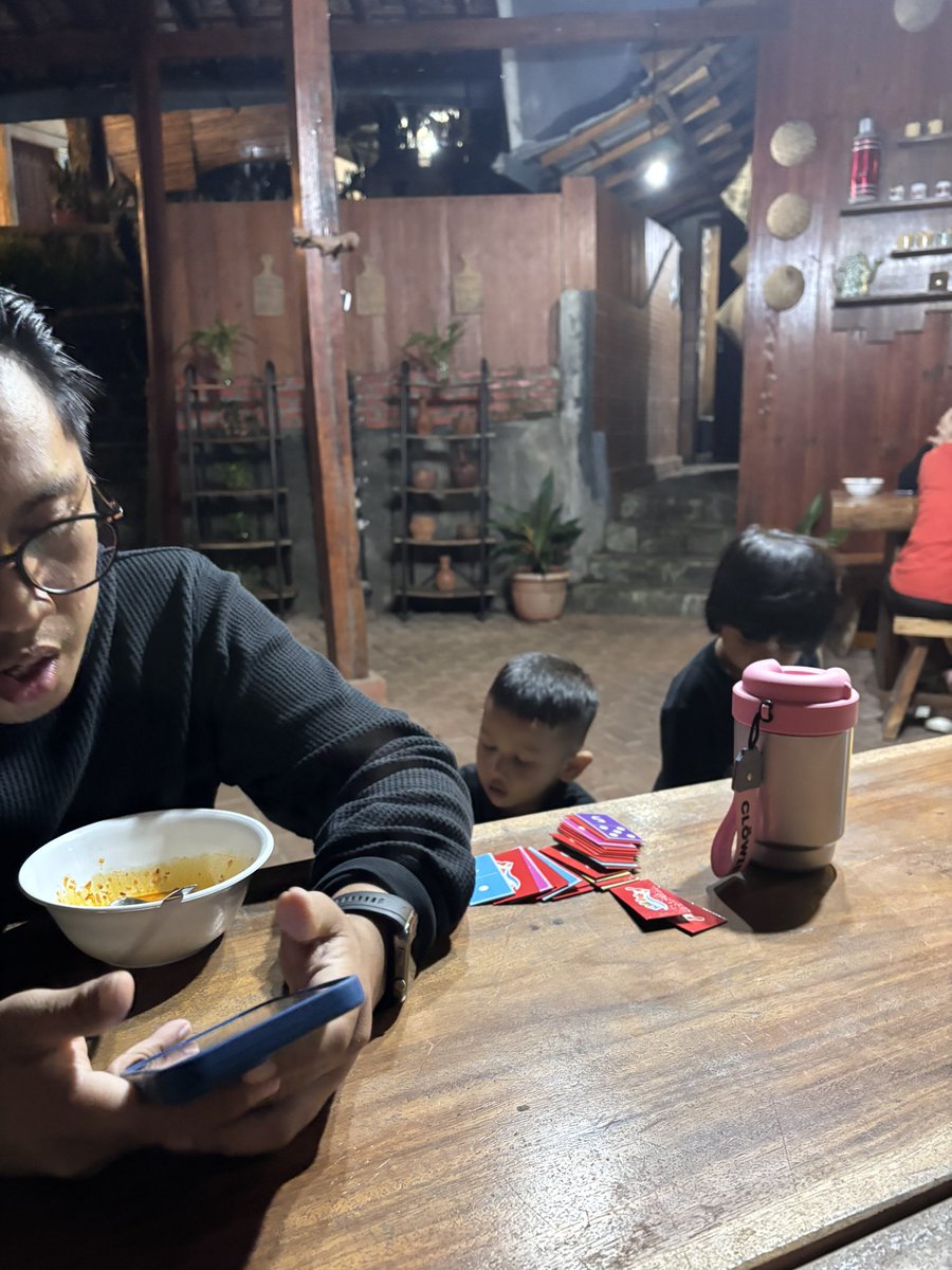 SelvyO.S tweet media