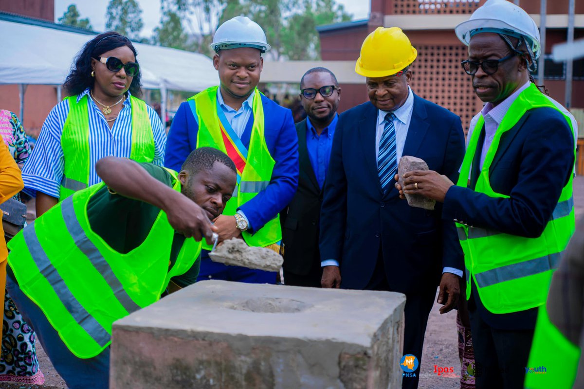 RDC_IYAFP's tweet photo. Sous l’égide de #SG à la santé ,@RDC_IYAFP a pris part à la cérémonie de pose de la première pierre marquant le lancement des travaux de construction de centre des jeunes , organisé par le #PNSA grâce à l’appui de @MakokiYaMwasi via le financement de @NorwayInDRC. https://t.co/UCy7T4vB3e