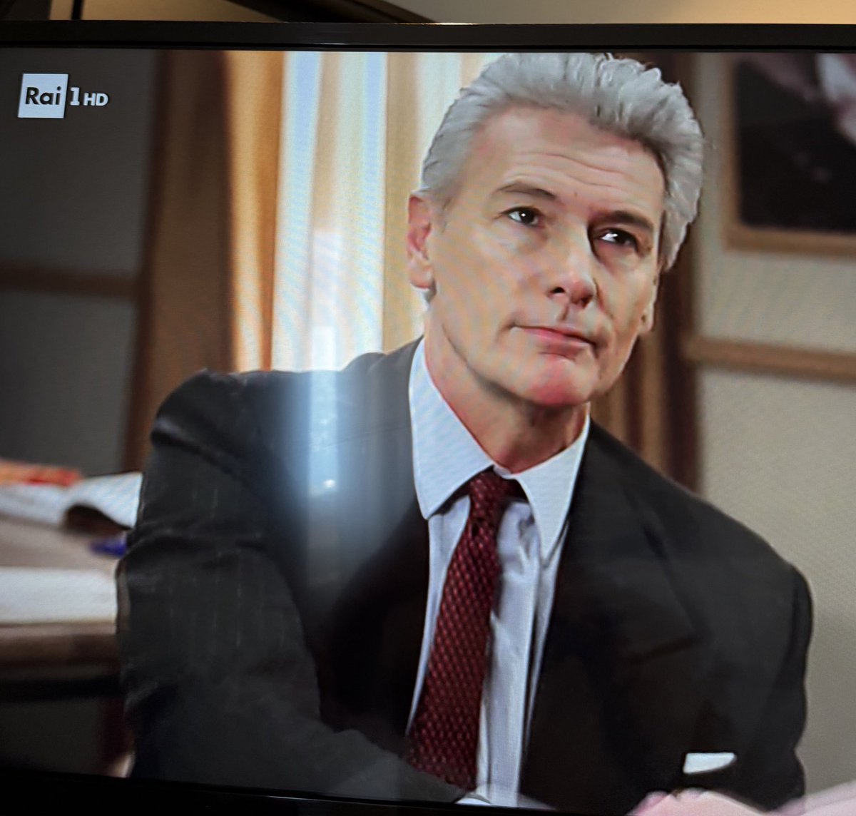 Mi ero perso la trasformazione di Farnesi in Richard Gere