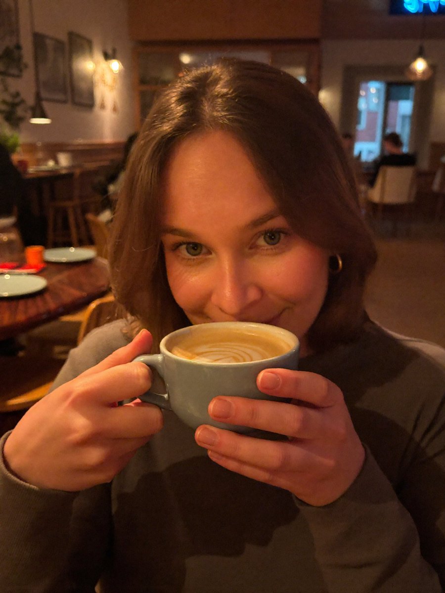 Holly ᢉ𐭩 tweet media