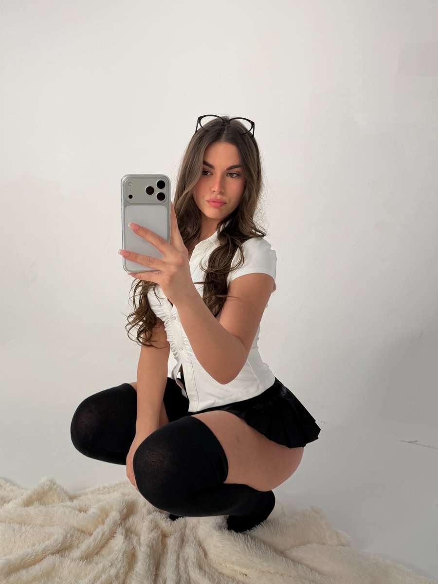 Lauren Alexis tweet media