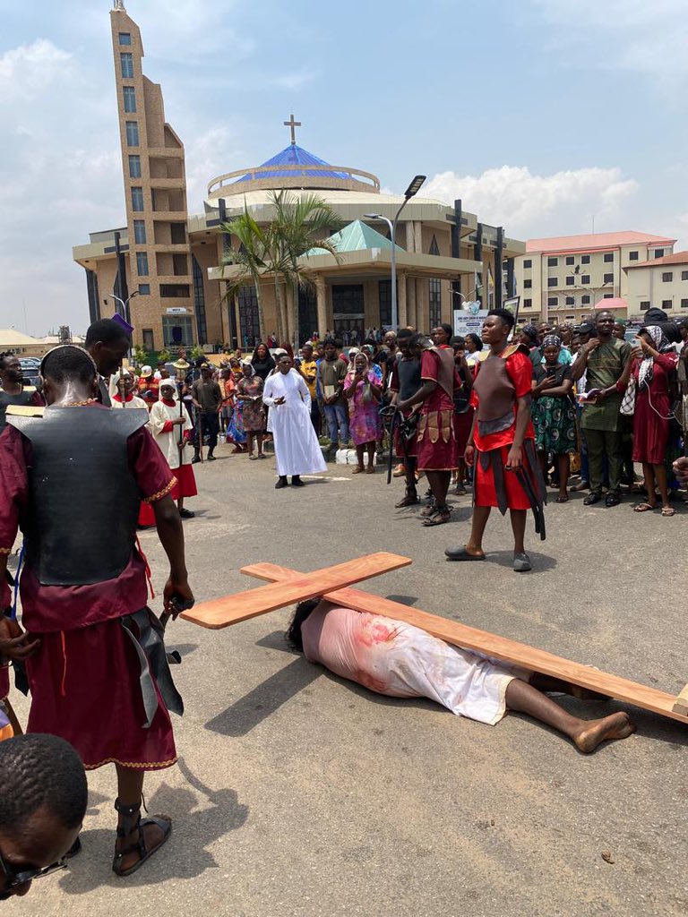 Sommie____'s tweet image. Good Friday.
Catholic and proud 

#catholic