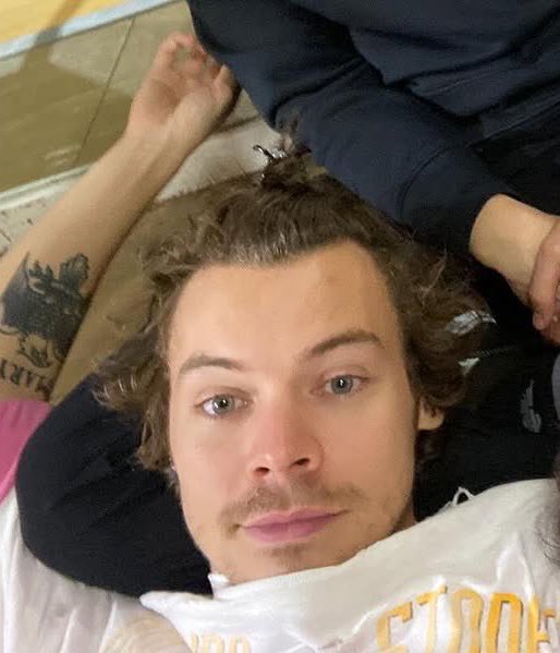 harrysamother's tweet photo. I love this picture of harry so much… his eyes are just so doe https://t.co/XyIWuJ8ESx