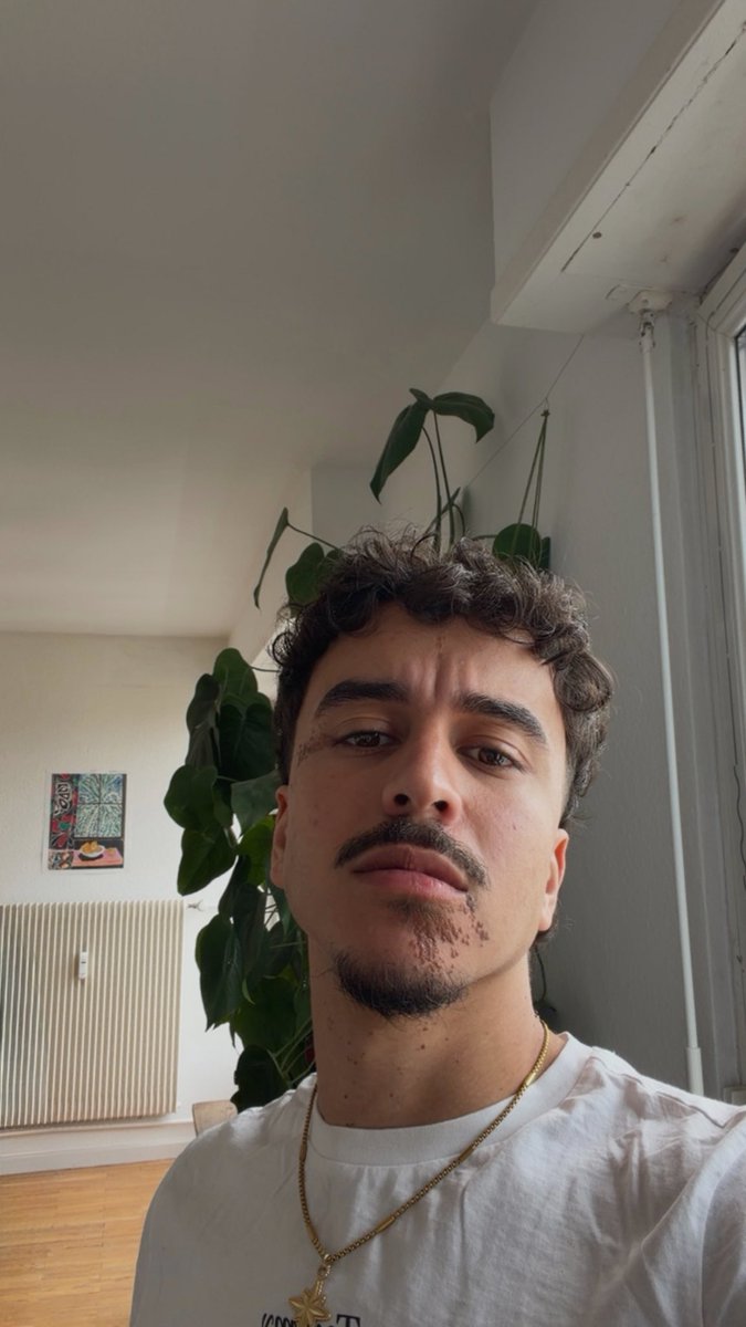 Cinnamon Boy 🌖 tweet media