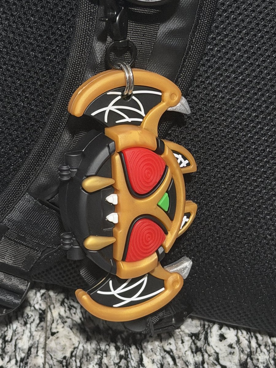 mahruui's tweet photo. New AirPod case be talking a lil too much … 👀 https://t.co/r7Z8Bmn06u