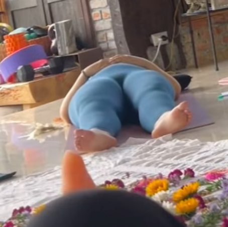 BowTiedPassport tweet media