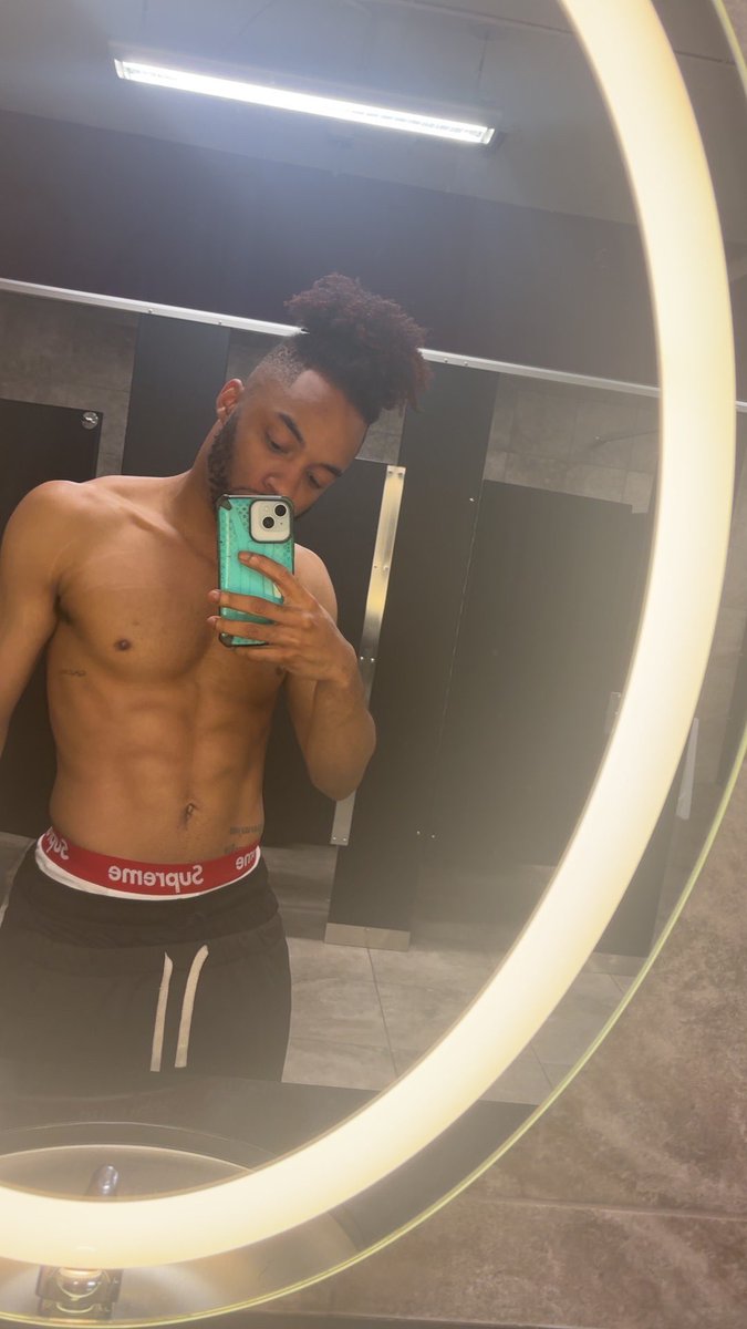 obviouslybleu's tweet photo. Abstinence looks good on me ☺️ https://t.co/J6N2CuChcJ