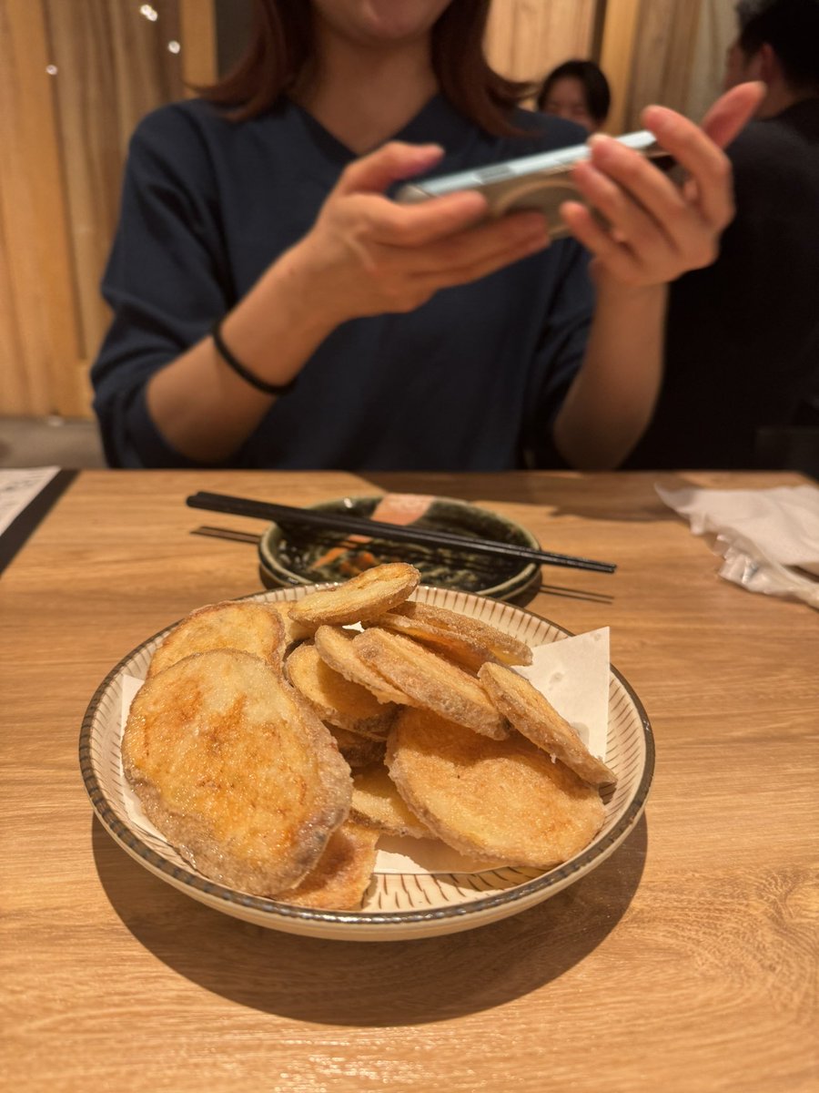 2OF4AFhZiu32623's tweet photo. Bさんと飲んだくれた🥰🥰 https://t.co/mBIrpA5VlZ