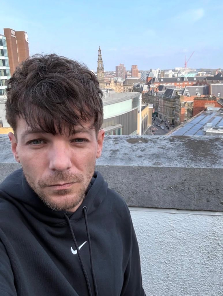 𖤓 han met louis 𖤓 🏳️🌈 tweet media