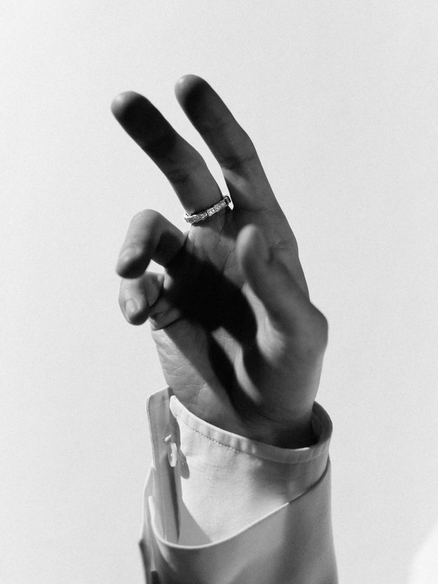 april 💫✨ tweet media