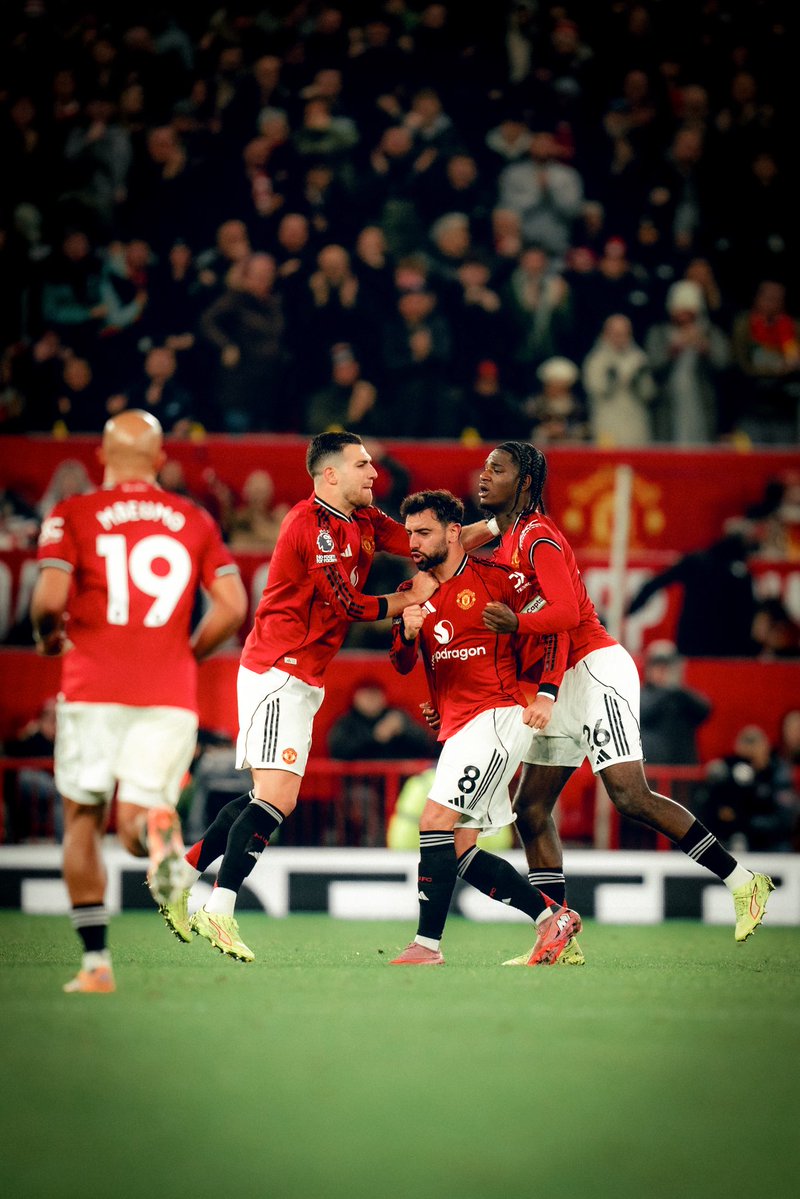 🎟️✈️🛏️ tweet media