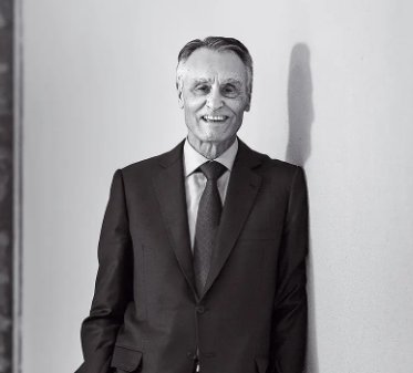 PORTUGAL DE LUTO 🕊️ 

Mark Lee deixa o grupo sul-coreano NCT e a companhia SM Entertainment após 10 anos. Cavaco Silva ainda está vivo.