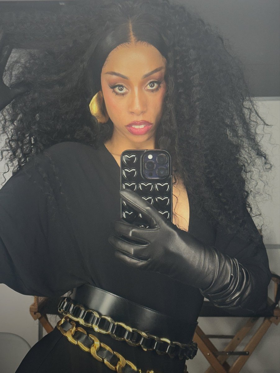 ROCHELLE tweet media