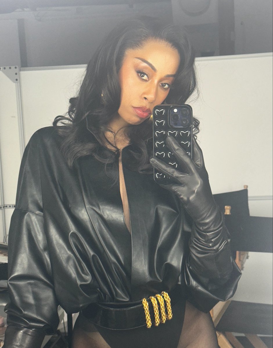 ROCHELLE tweet media