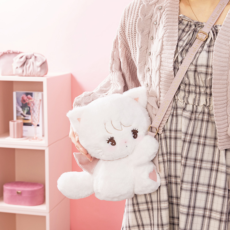 mikko_goods's tweet photo. 【#Lilalamode 新商品情報】

「ぎゅっと抱っこ♡ぬいぐるみショルダーバッグ(ムース)」

📅2026年4月17日(金)発売

詳細/取扱店舗はこちら👇（引用元）
https://t.co/fkneYDvIvI

#リルアラモード #mikko https://t.co/iKc8IuVj4u
