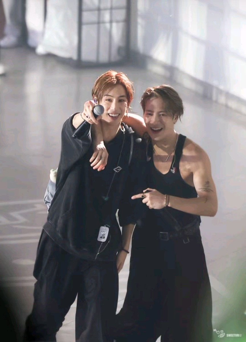 hourly markson ౨ৎ tweet media