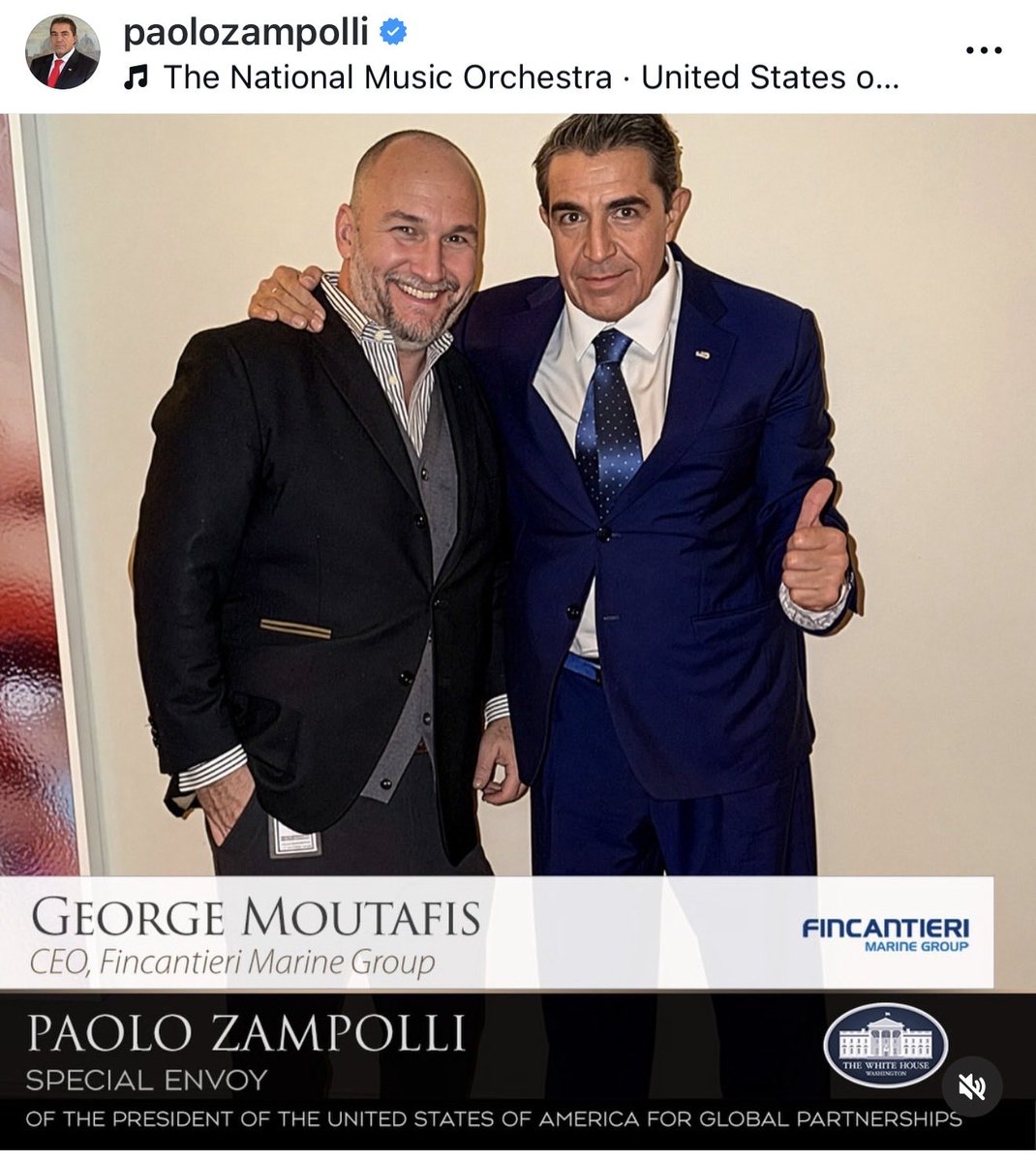 fefibody's tweet photo. @nonleggerlo Mi chiedo perché scelga camicie di due taglie in più e giacche di due taglie in meno https://t.co/txJ6K7zFDu