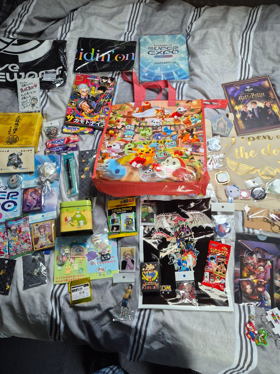 ShyGuyVG's tweet photo. Stuff i got from japan. ^.^ ya can probably guess the anime / games ect i like 😅 https://t.co/dBuNSFUPPA
