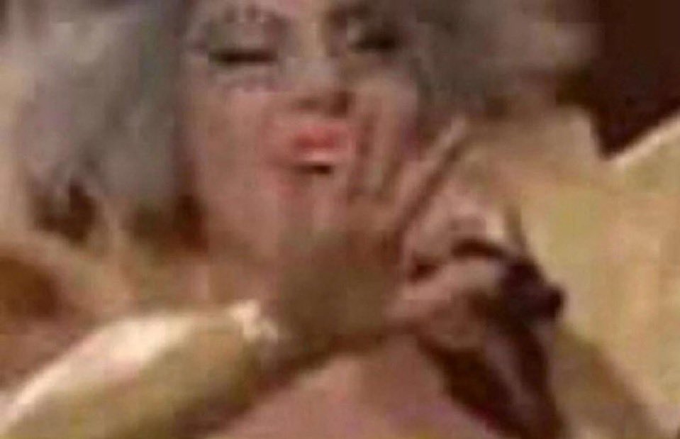 ༺☆༻ tweet media