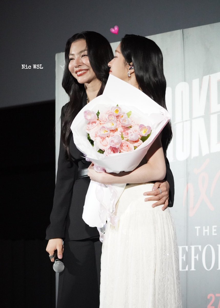 Soft love 🥰 Just right 🌻🍑

📸2026 03 27📍🇹🇭BOL PREMIERE
#BrokenOfLoveTheSeries
#FayeAtom #FayePeraya #AtomPariya 
#FabelEntertainment