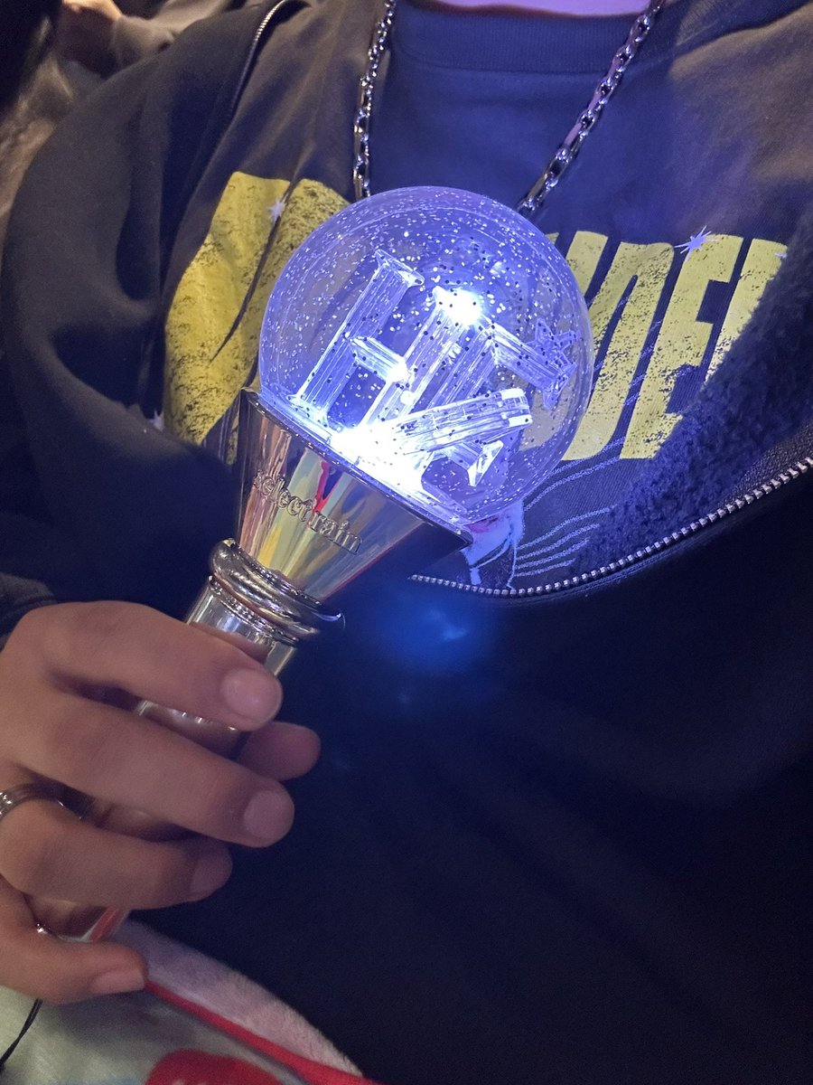 harutoxz25's tweet image. 自己紹介🌟

こんばんは。
平フラを推し始めて早5年。
語れる人が欲しいです、、笑

はじめてオタ垢というものを作った男です。
こんなやつでも仲良くしてくれる人反応ください〜
#平成フラミンゴ #NICO #RIHO #selectrain