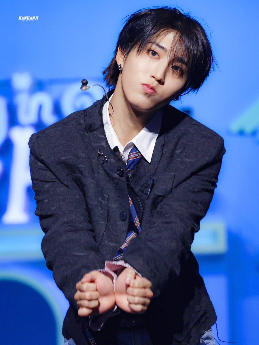 skye 🌸🐛 tweet media