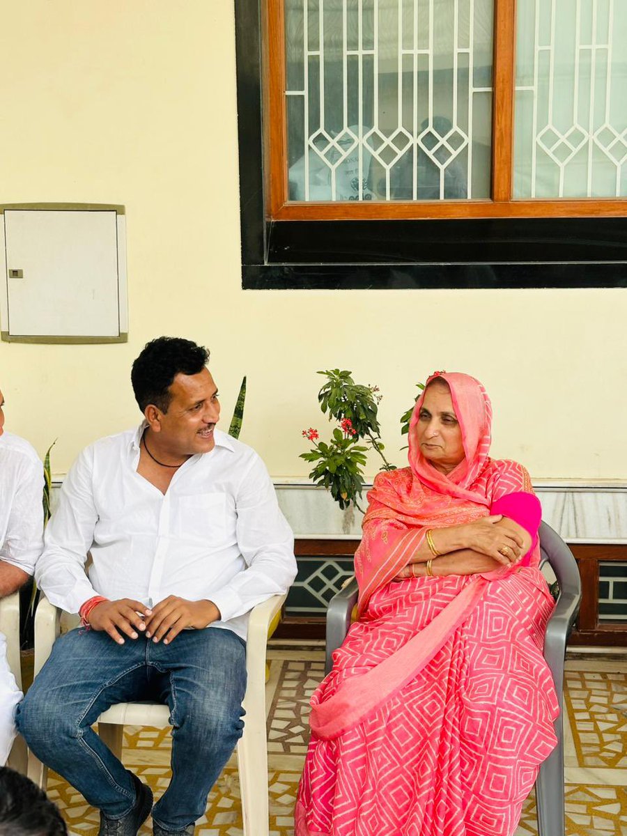 डूडी साहब के परिवार के लिए मर मिटने के लिए तैयार है ||

सुशीला रामेश्वर डूडी ~विधायक नोखा 
<a href="/SachinPilot/">Sachin Pilot</a> <a href="/SushilaDudiMLA/">Smt Sushila Rameshwar Dudi</a> <a href="/AbhimanyuP00NIA/">Abhimanyu Poonia</a> <a href="/MukeshBhakar_/">Mukesh Bhakar</a> <a href="/RamniwasGawriya/">Ramniwas Gawriya</a> <a href="/ManishYadavIn/">𝗠𝗮𝗻𝗶𝘀𝗵 𝗬𝗮𝗱𝗮𝘃</a> <a href="/AnilChopra_/">𝗔𝗡𝗜𝗟 𝗖𝗛𝗢𝗣𝗥𝗔</a>