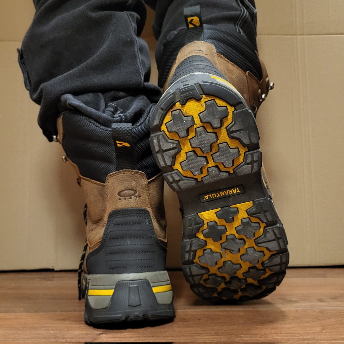 Metal_Crush_'s tweet image. Wearing them makes me feel so comfortable and protected.

#boots #workboots #footwear #workshoes #shoes