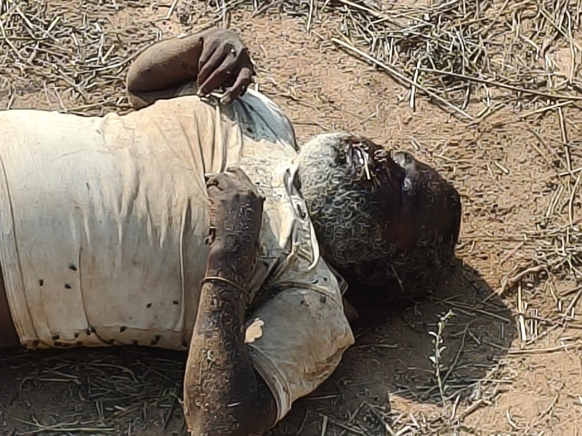 MadgulPS's tweet photo. 🚨An unidentified male (a 50 yrs) was found dead in a canal on the Avurupalli road, Madgul outskirts. He was wearing only a white T-shirt. Locals say he was seen wandering in Avurupalli 2 days ago, possibly mentally unstable. contact:
📞 8712662674 / 8712662365 / 8712662385 https://t.co/mxeHYtaNx7
