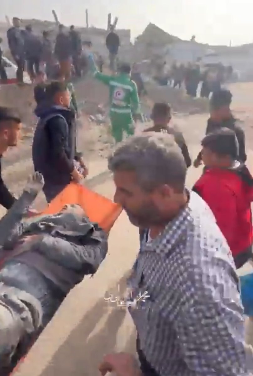 AbujomaaGaza's tweet photo. 💥Breaking News 

Six people have been wounded in Israeli drone attack in Jabalia, north of the Gaza Strip.. https://t.co/p09grYHAwO