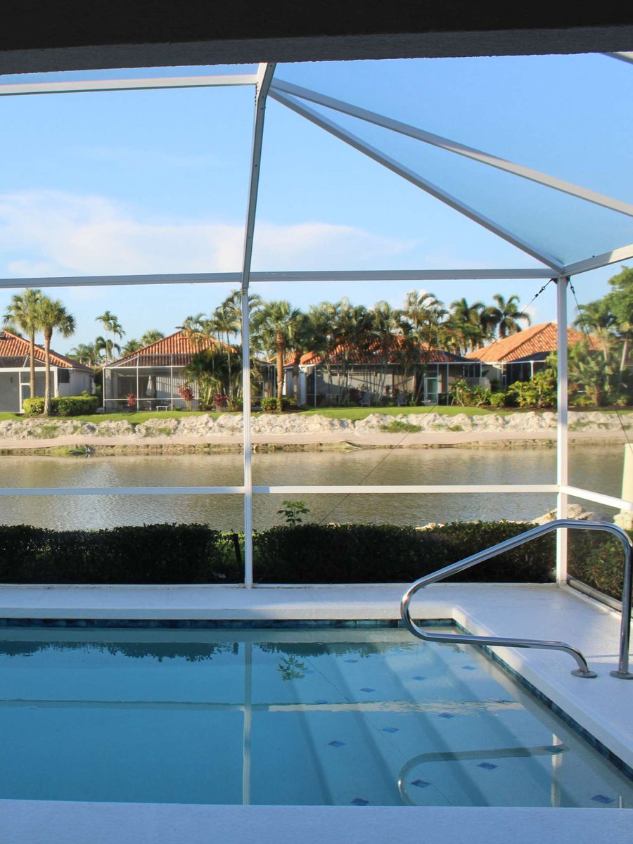 pietowntv's tweet image. Tonight on #HouseHunters 🌴
A #newlywed, expecting couple struggles to buy their #firsthome in #Naples, #Florida. Now moving out of his parent's house, he wants the ultimate party pad, but she's more focused on getting a little privacy from his big family.

10|9c on @HGTV ⛵