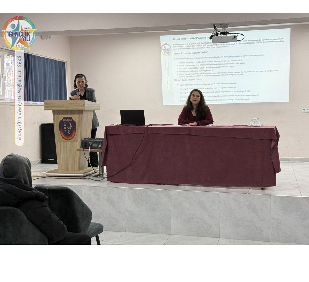 SenolCALIKAN's tweet photo. Valimiz Sn. Dr. İdris AKBIYIK tarafından ilan edilen “Gençlik Yılı”kapsamında,bugünde  daha önce sıralarında oturduğum @LisesiMugla’da gençlerle bir araya geldik. Başta değerli öğretmenlerimiz ve genç kardeşlerimize teşekkür ederiz.  
@tcmuglavaliligi 
@genclikyili 
@muglanufus https://t.co/ygkgOjrLO5