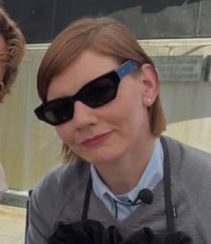 eva stratt’s knitwear tweet media