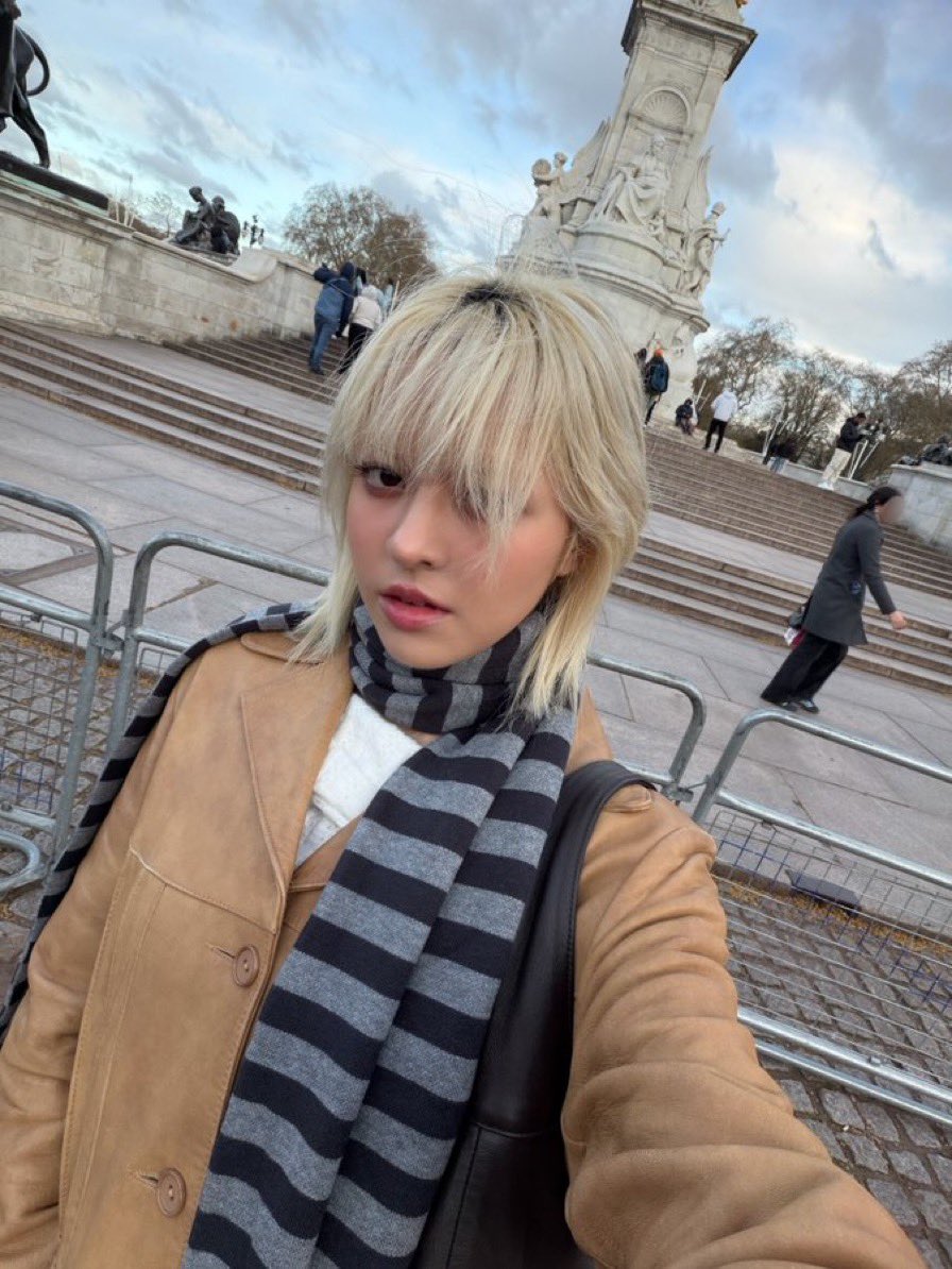 LILY France tweet media