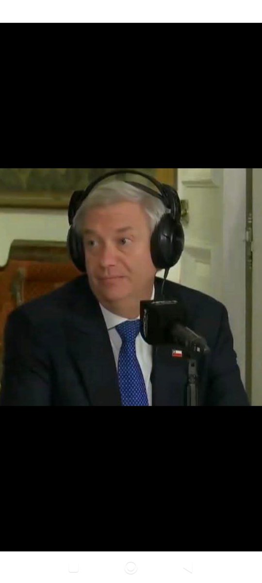 Mi cara cuando la profesora del colegio me preguntaba: ¿Cuál es la hipotenusa de un triángulo rectángulo?