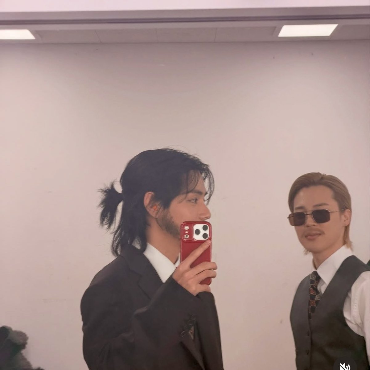 โอ้ยย แค่เห็นรูปก็สนุกแล้วอะ อยากเห็นเบื้องหลังเลย ต้องตลกมากแน่ๆ 5555555555555555555555