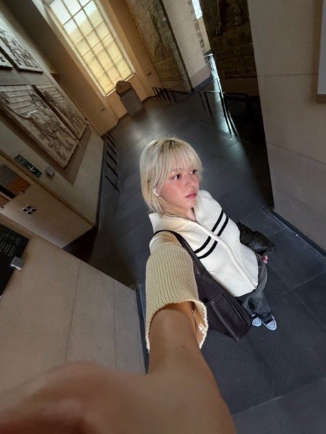 LILY France tweet media