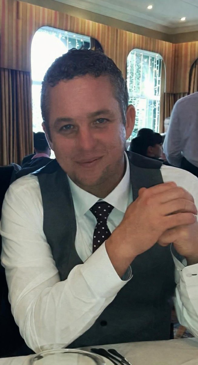 Racing View 🐎🐶 tweet media