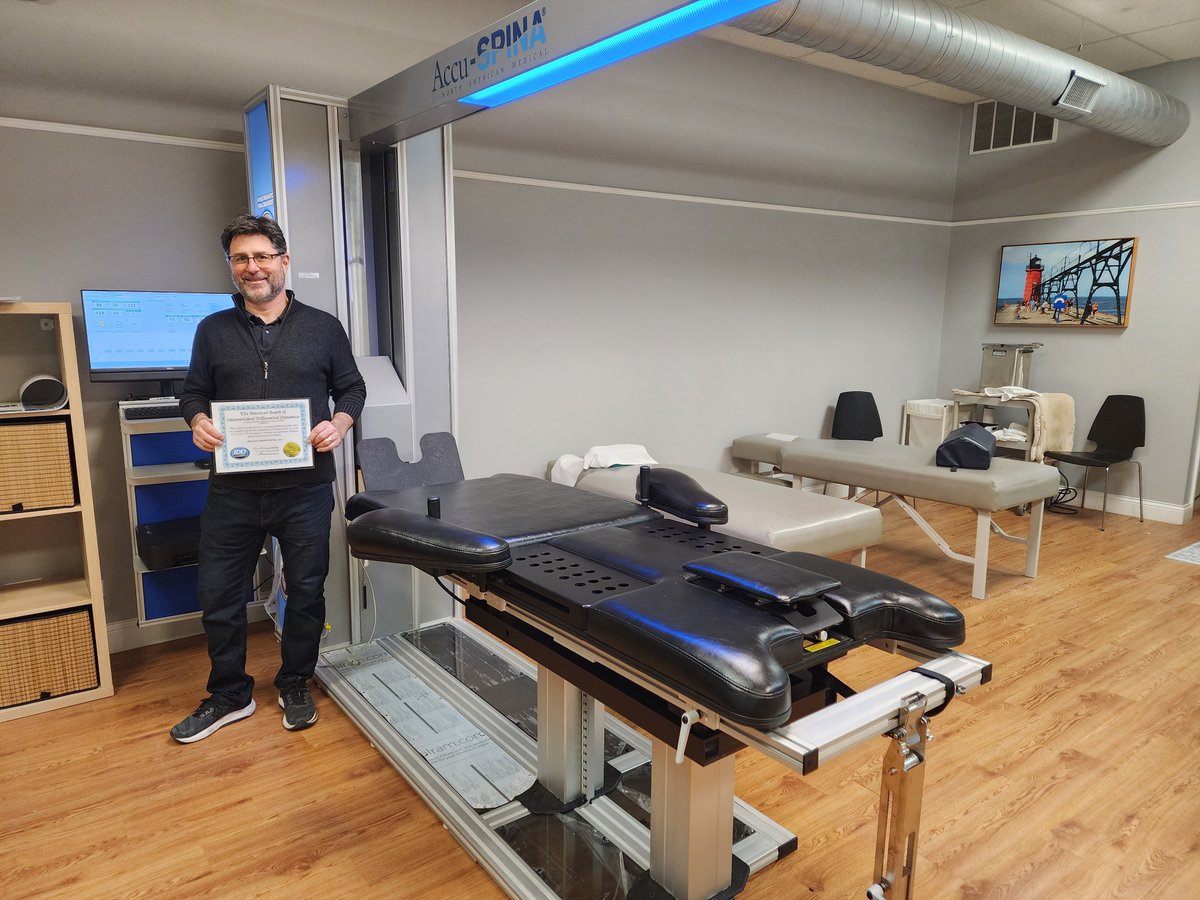 IDDTherapy's tweet photo. Exciting news for Chicago! 🔝🥳
Dr. Jeffrey Haynes &amp; the team at Haynes Chiropractic are now offering the Accu-SPINA system for advanced, non-invasive treatment of disc-related back and neck pain. Committed to drug-free, surgery-free relief.

#Chiropractic #AccuSpina #IDDtherapy https://t.co/V53IPA0Fro