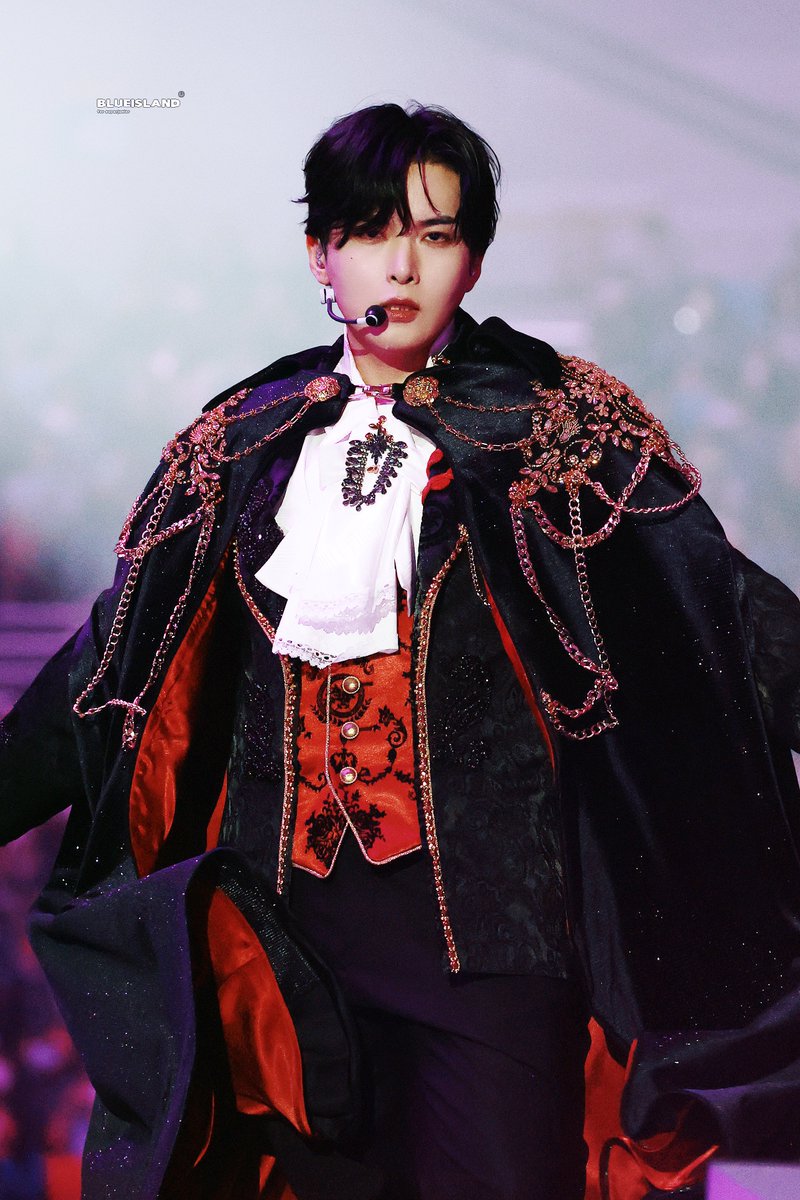 BLUE_ISLAND9 tweet media