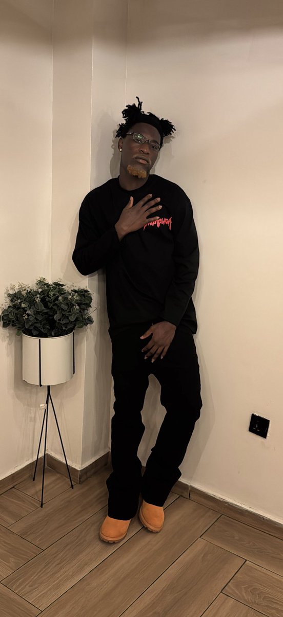 __Ayoleyi's tweet photo. @Zttwshop Hello @Zlatan_Ibile I have a crazy style and I’ll to share it with @Zttwshop Kindly Give Me A Try https://t.co/fYk8IBFgxW