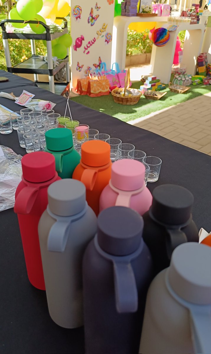 شارك نادي حرفتي في فعالية “حيّانا بيّانا” احتفاءً بعيد الفطر المبارك، وذلك يوم
📅 الأربعاء 1 أبريل 2026م 
⏰ من الساعة9:00-11:00ص
قدّم النادي ثلاث ورش:
النحت على الكوب
الخط على الجلد
الشموع الرملية
حيث سعى النادي إلى خلق تجربة تفاعلية تمزج بين الحِرفة والجمال.
<a href="/dsauqu/">عمادة شؤون الطلاب</a> 
<a href="/uqu_edu/">جامعة أم القرى</a>