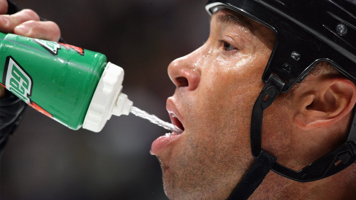 2001 Live tweet media