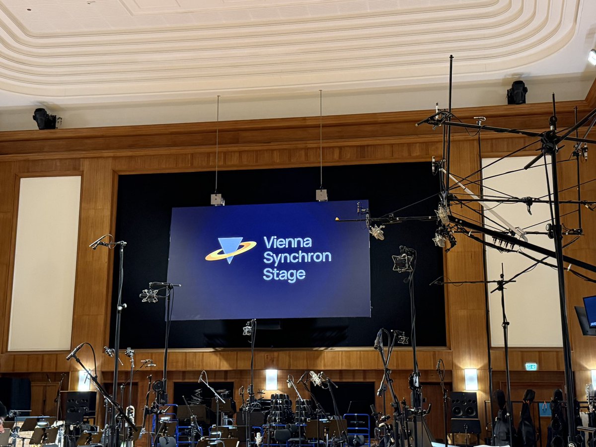 hasegawa_arte's tweet photo. 最高峰のScoring Stage
「Vienna Synchron Stage」に
行ってきました!
音響・空間・演奏、すべてがハイレベルで
非常に刺激的な体験でした。
色々なアイデアも思いついたし、
これからの制作が楽しみです!
早くMixしたい😊
#SynchronStage
#ScoringStage
#Vienna https://t.co/UluNWNeVoP